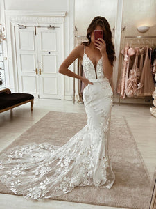 Newest High Fashion V-neck Wedding Dresses, Trendy Lace Appliques Wedding Dresses